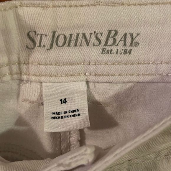 St.‎ John's Bay Women's Bermuda Shorts White Size 14 - Picture 4 of 4